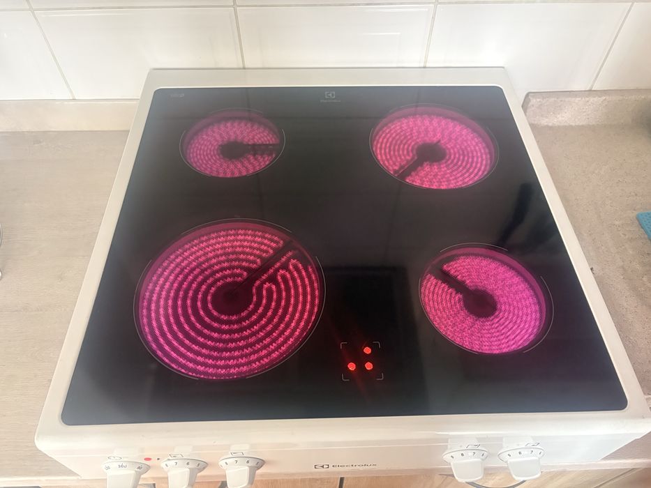 Plita electrica vand urgent