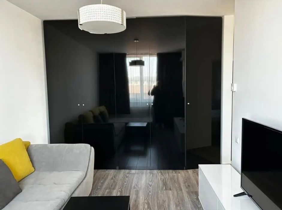 închiriez apartament 3 camere metrou Dimitrie Leonida