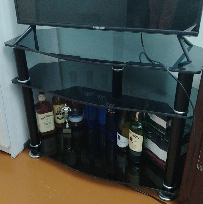 Срочно продаётся подставка для телевизора