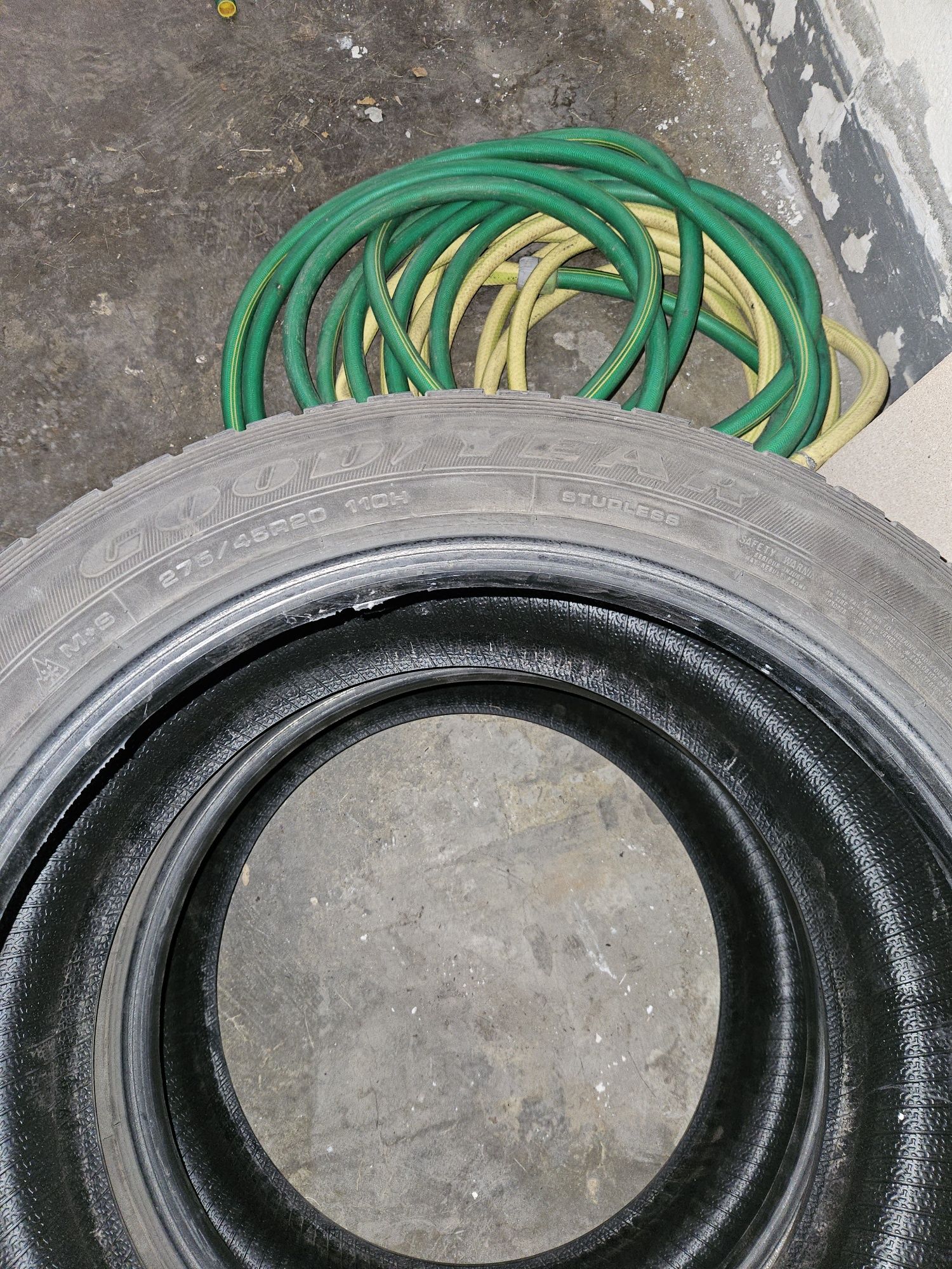 Продам шины в количестве 2 шт  275/45R20