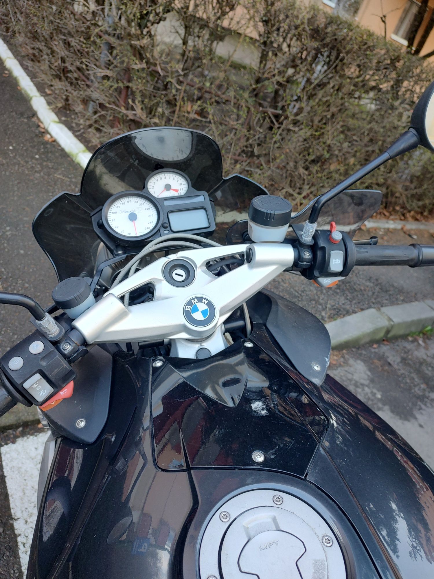 BMW K1200R de vânzare 
Primul proprietar in țara 
Nu a fost căzută