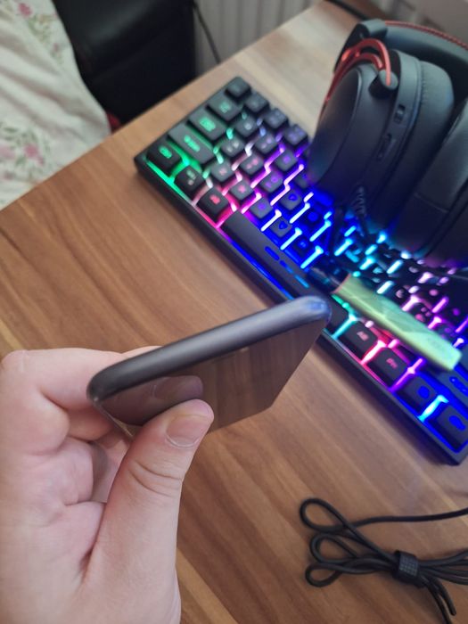 Schimb Iphone 11 cu telefon cu adroid