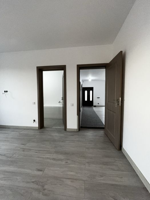 De vânzare casa individuala cu 3 camere situata în Orașul Pantelimon .