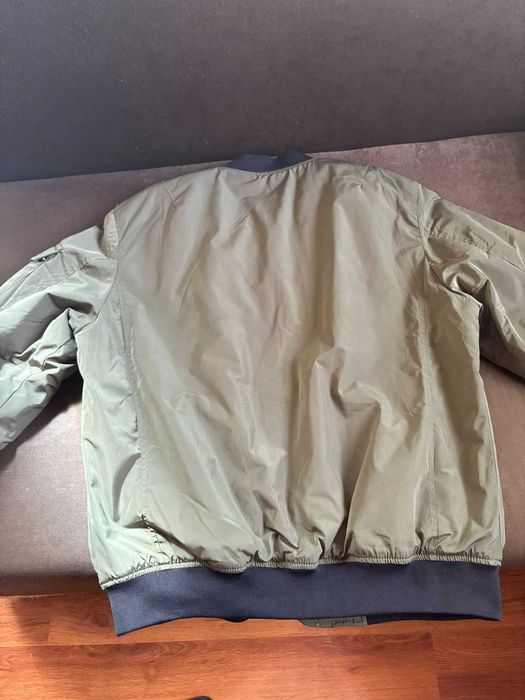 Зелен бомбър PULL & BEAR