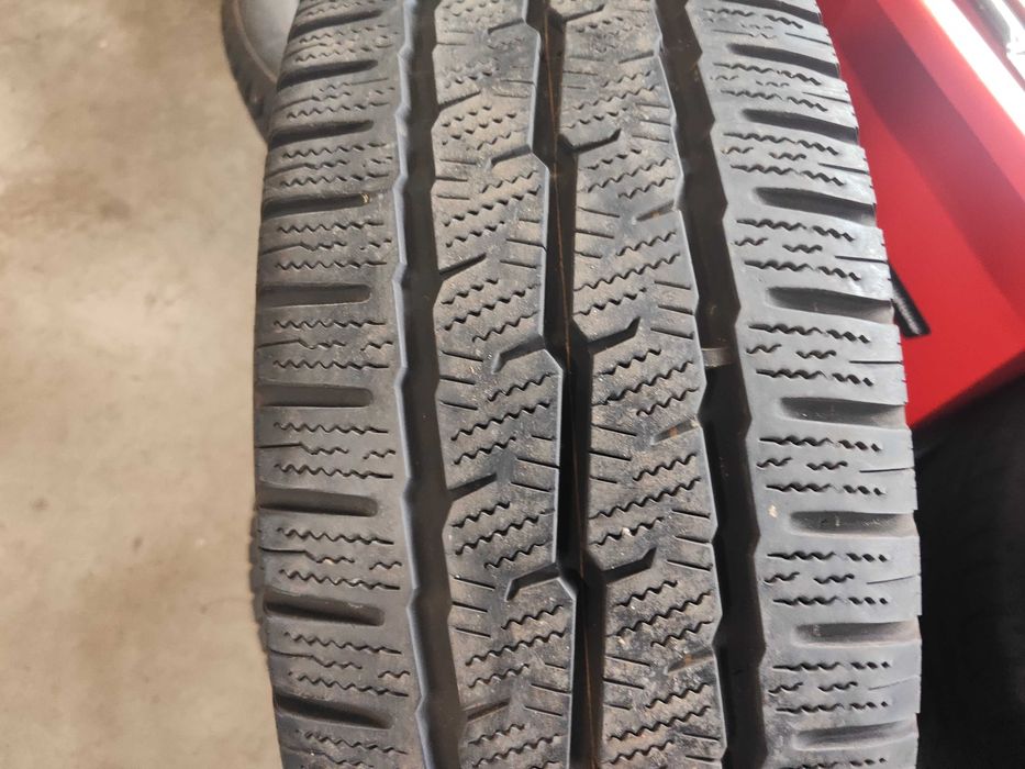 2бр.зимни гуми 235/65/16C Toyo