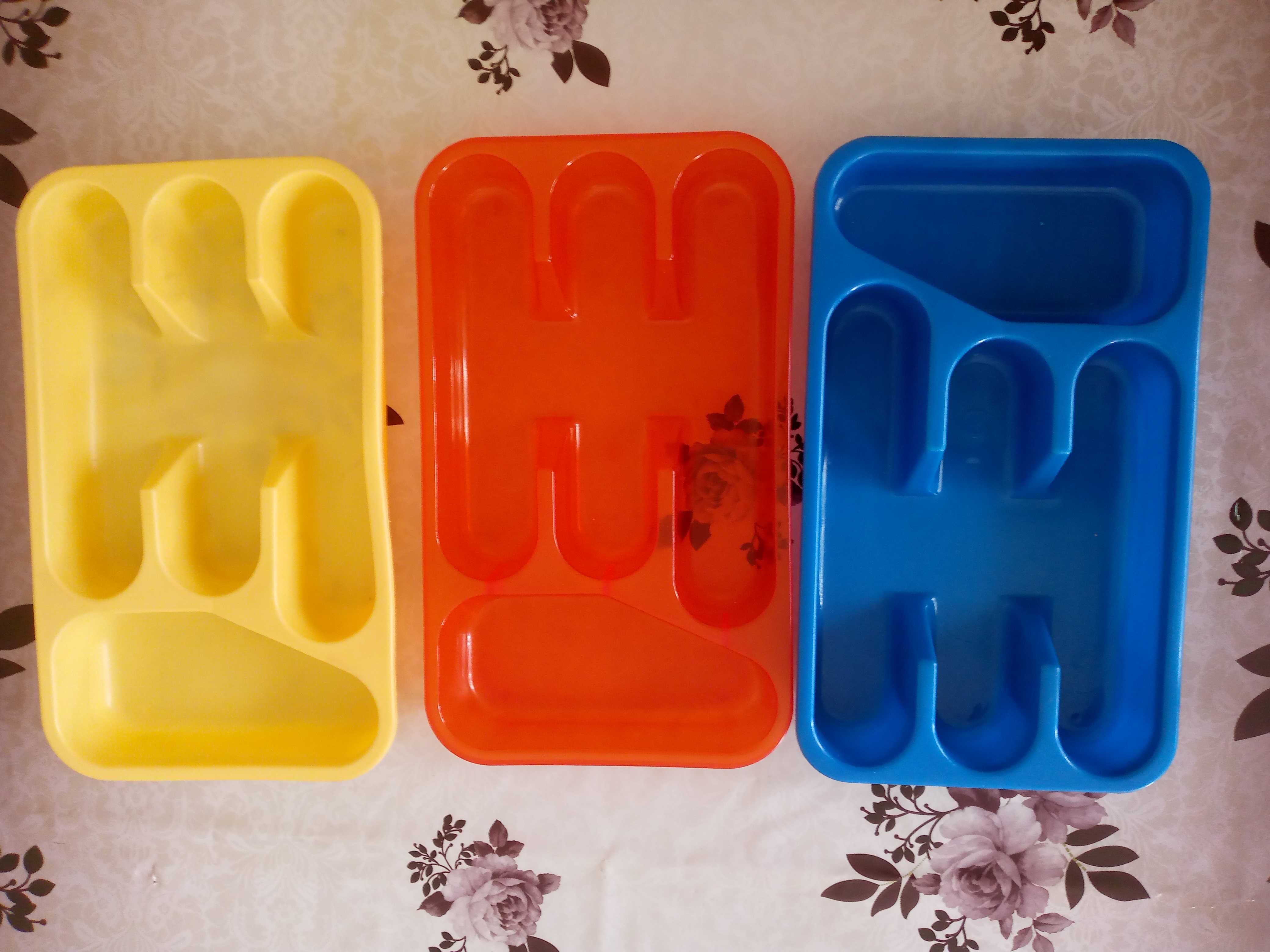 Пластиковый органайзер для кухни(см фото).Цена 10 тыс 1 шт