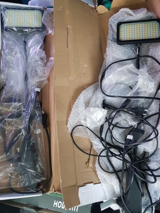 Светодиодные лампы вместе с креплением