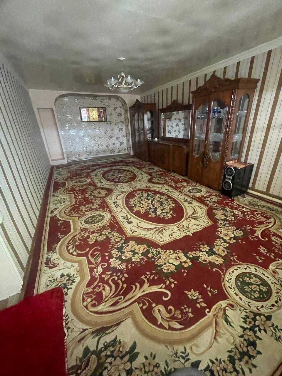 Hovli sotiladi 170.000$
