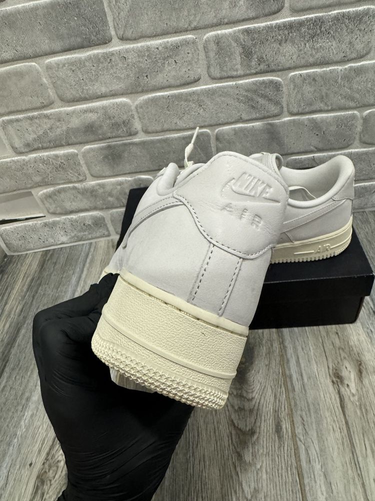 42.5 Nike Air Force 1 premium