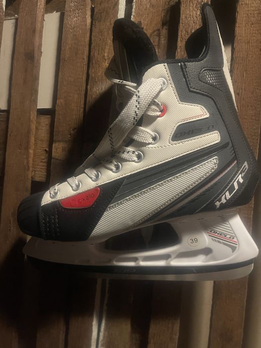 Patine Oxelo marimea 39 si geantă de transport.