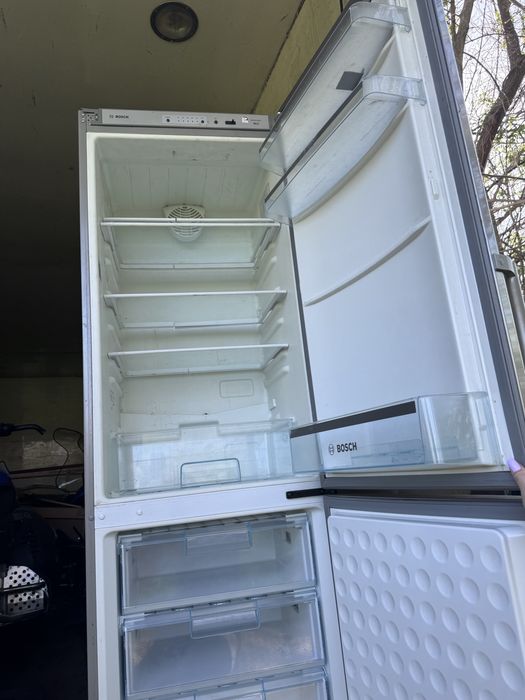 Хладилник с фризер BOSCH