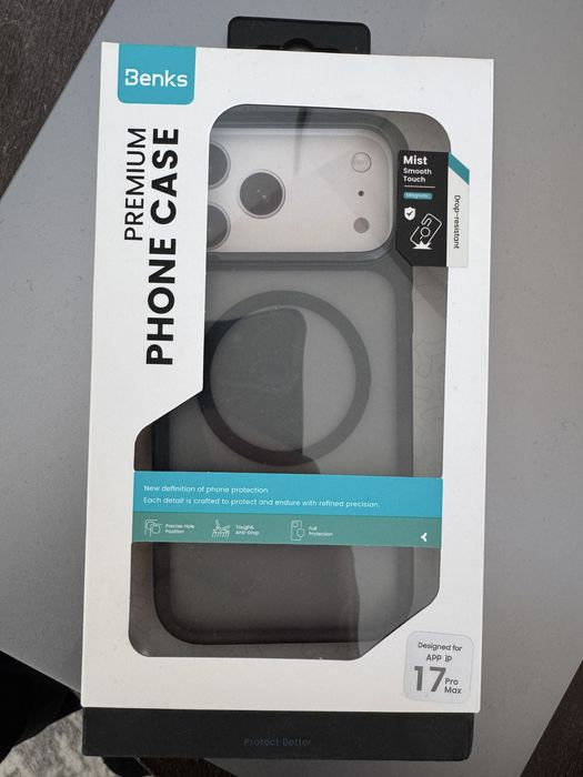 Кейс за Iphone 17 pro max Benks
