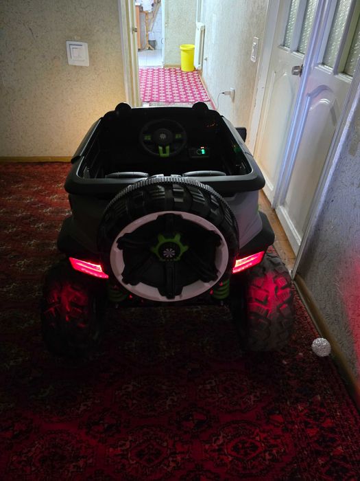 Bolalar avto transporti Jeep