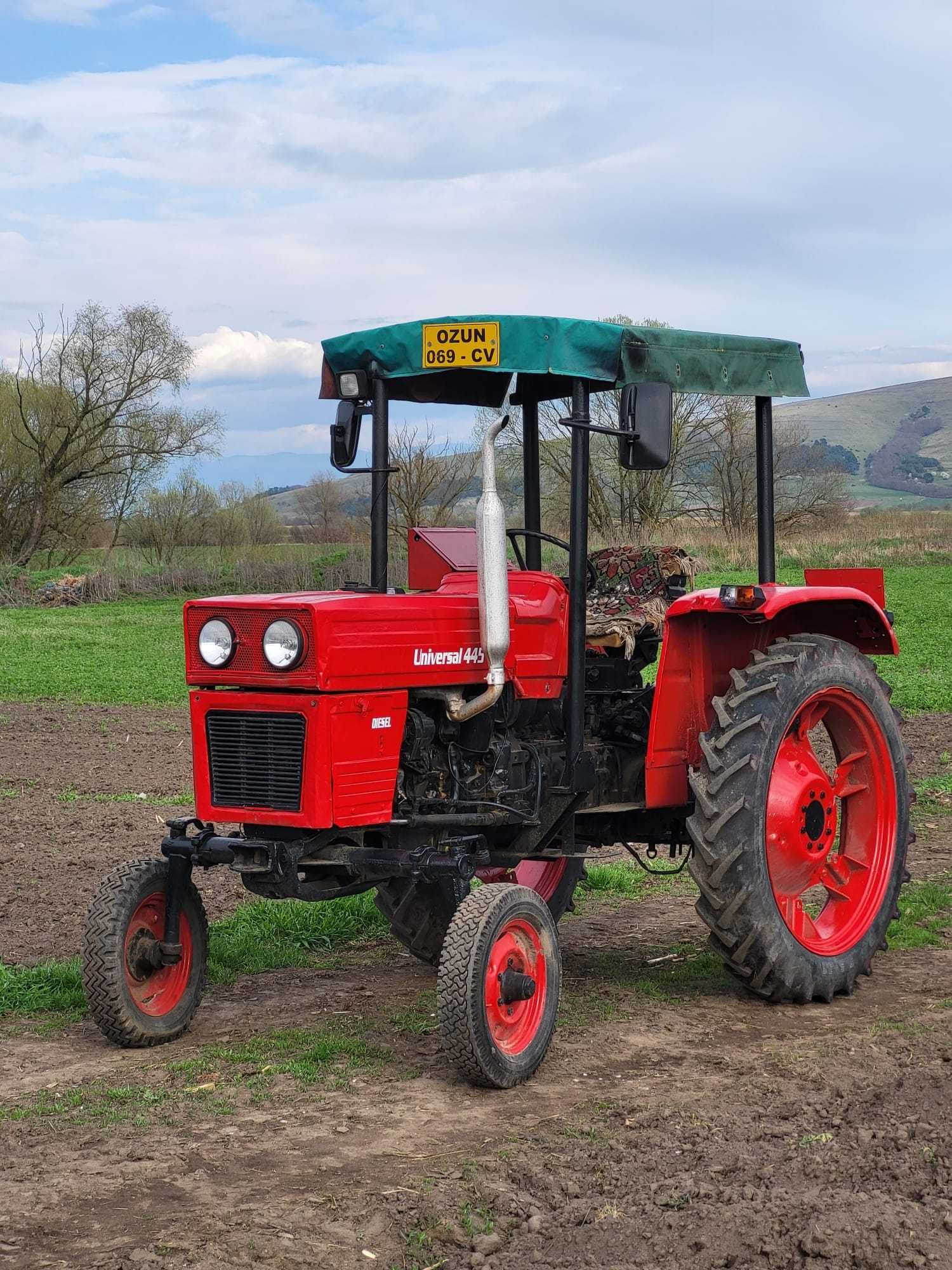 Tractor UTB 445 varianta înaltă