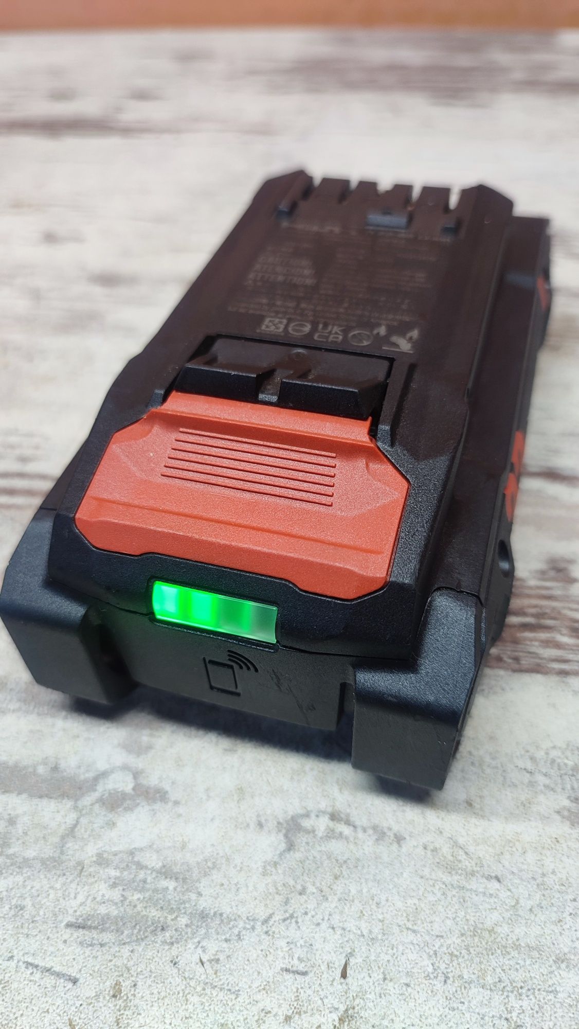 Батерия Nuron B 22-85 Li-ion на Hilti.Бартер за батерии Makita