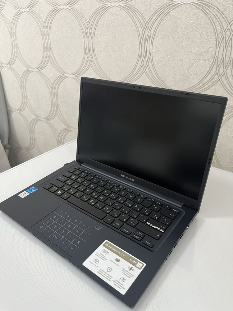 Продам Asus Vivobook 14,абсолютно новый!