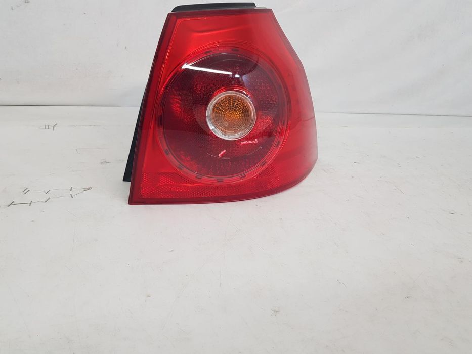 Stop dreapta pe aripa VW Golf 5 hatchbak dupa 2004