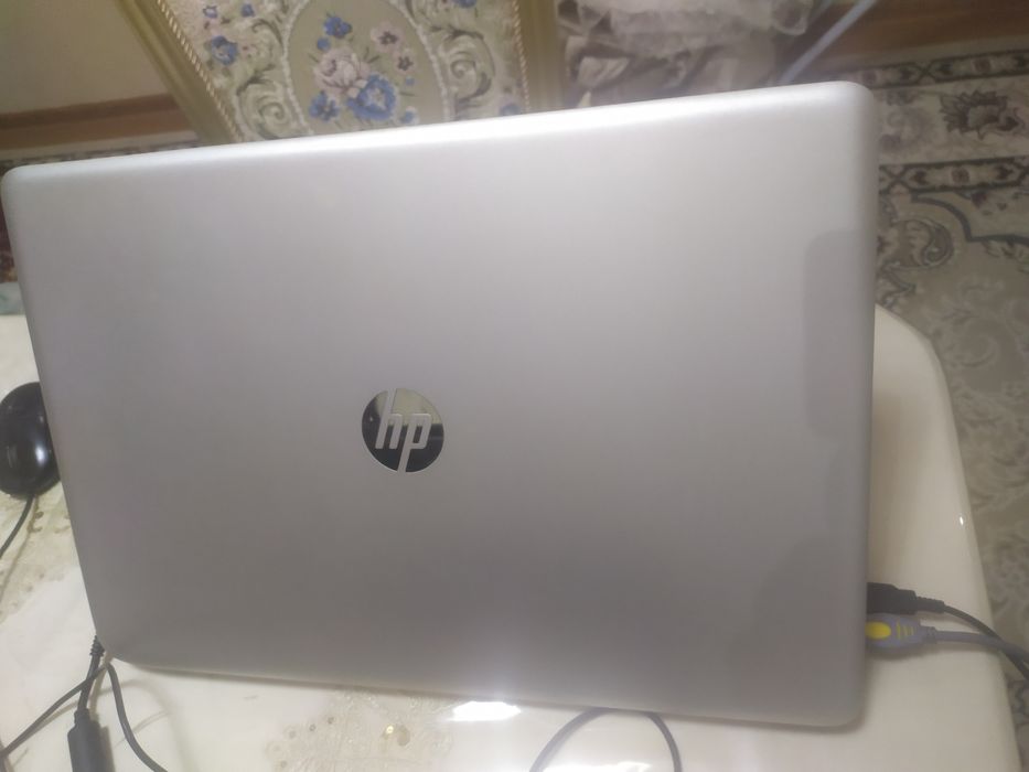 HP İntel İ7 noutbook