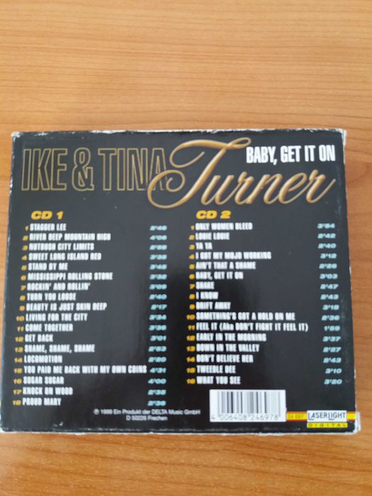Vand o colectie de doua albume rock ale trupei Ike & Tina Turner