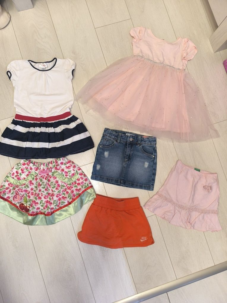 Лот дрешки 104см Nike,Chicco,Barbi, Benetton нови