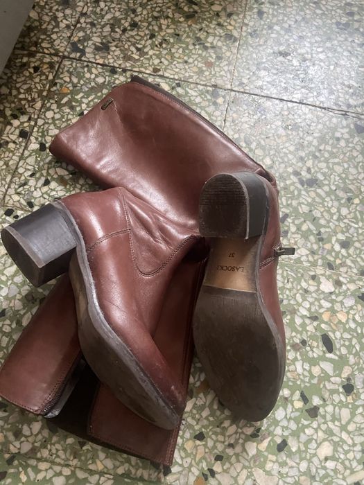 Cizme din piele foarte elegante cu toc mic