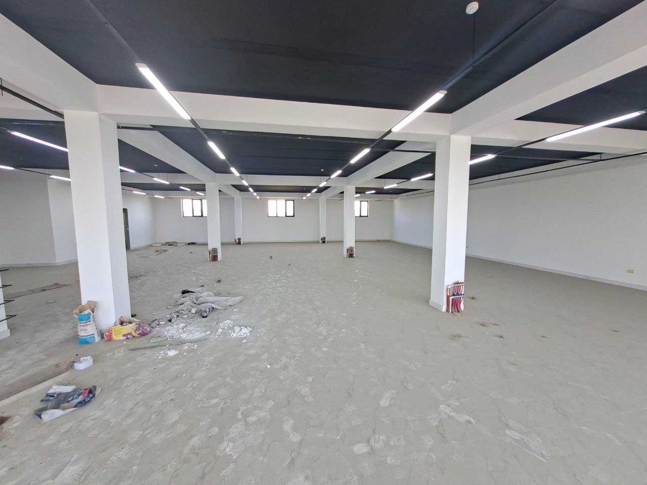 Кибрайский район Ул Университетская Вдоль дороги 6-ти этажное здание R