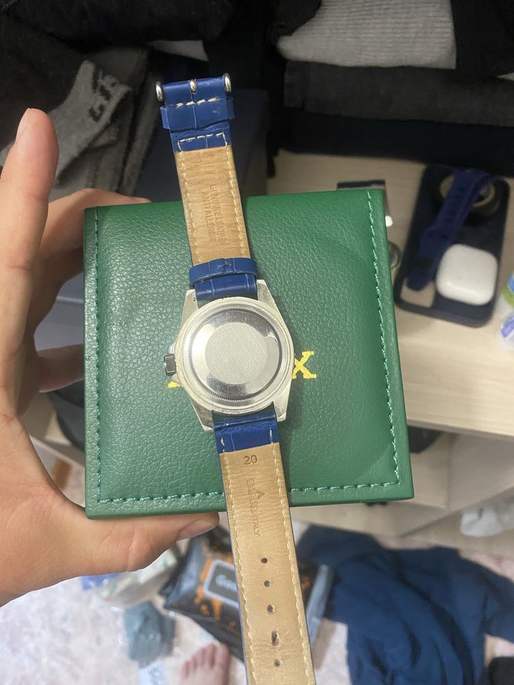 Продам часы по дешевле
