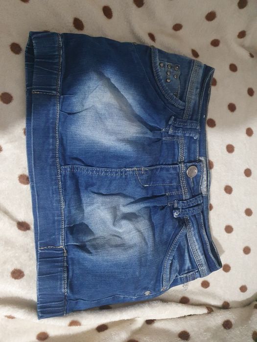 Fuste 10-11 ani , 8 ani