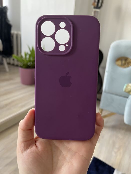 Отдам чехол для iPhone 13 PRO.