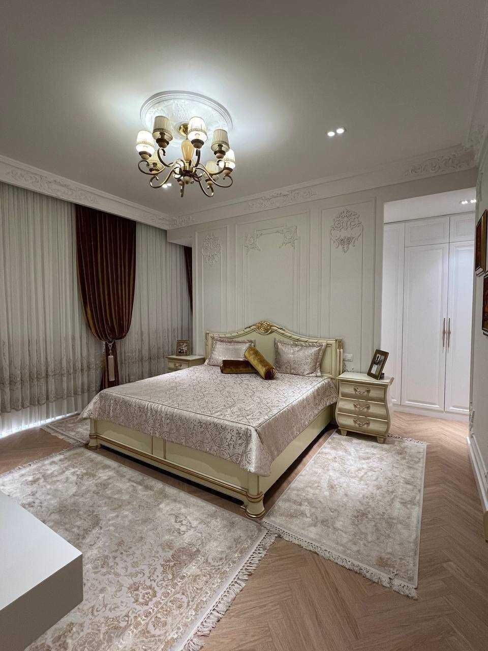СРОЧНО ПРОДАЁТСЯ 3+3ком квартира в ЖК Boulevard 218м2 видTashkent City