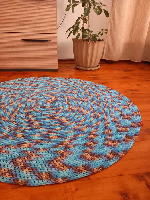 Ръчно изплетен килим -НОВ