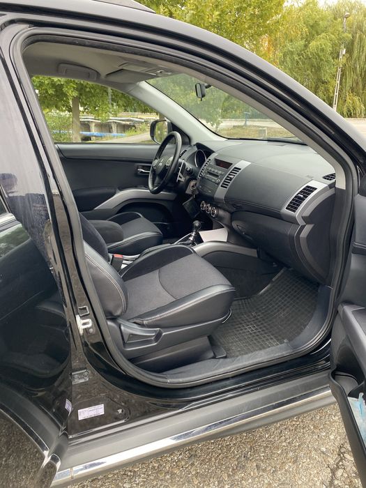 Mitsubishi outlander 2.2 d automata 4x4 primul proprietar