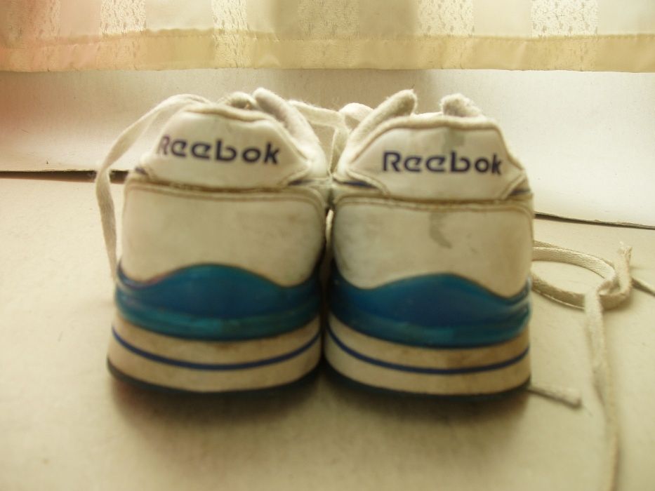 Детски бели маратонки Reebok ном.30.5 светещи подметки