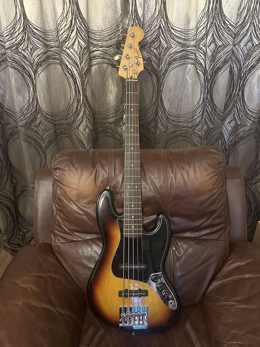 Бас китара Fender Jazz Bass
