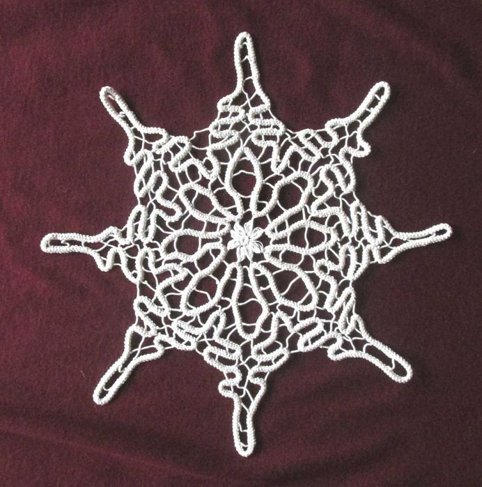 Doua mileuri MACRAME / LASETA / POANLAS, lucrate manual, Diam. 25 cm