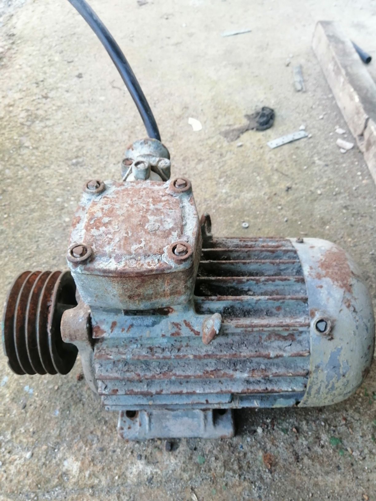 Motor electric trifazat 2,2 kw