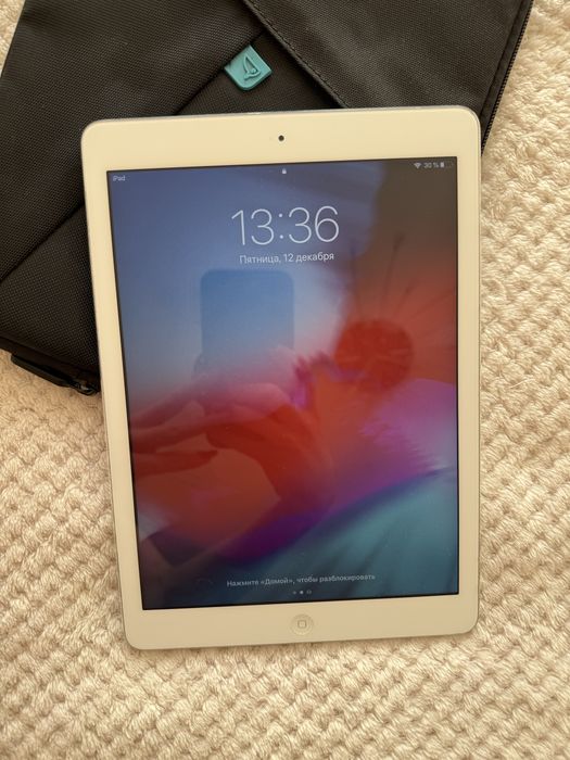 Продам только вместе IPAD и IPHONE на запчасти или для пользования.