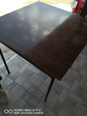 Старинни столове и маса