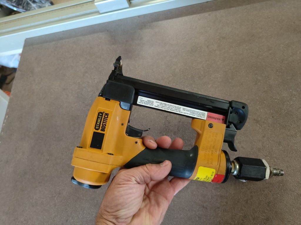Пистолет за коване на скоби Stanley Bostitch s32 sx
