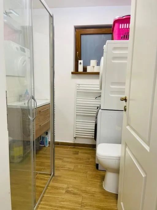 Inchiriez casa in comuna Cristian