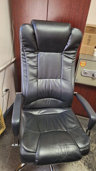 Продам кресло руководителя