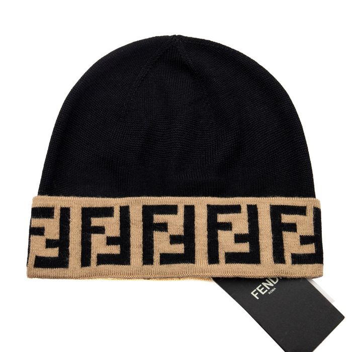 Зимна Шапка Fend...