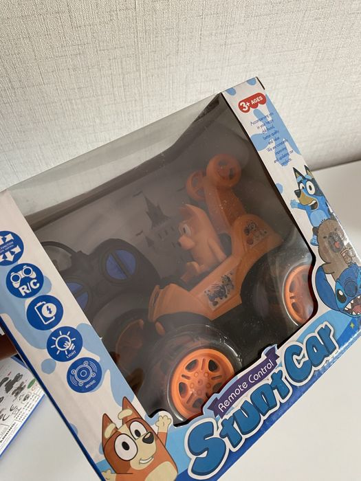 Луда кола Каскадьор с Блуи/Бинго със зареждаща се батерия