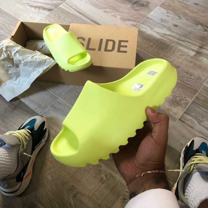 Тапочки Adidas Yeezy Slide