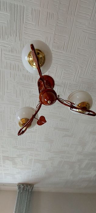 Продам люстру в отличном состоянии б/у