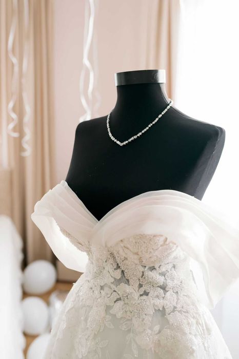 Rochie de mireasă Milla Nova - 2 trene + voal (mărimea 36)