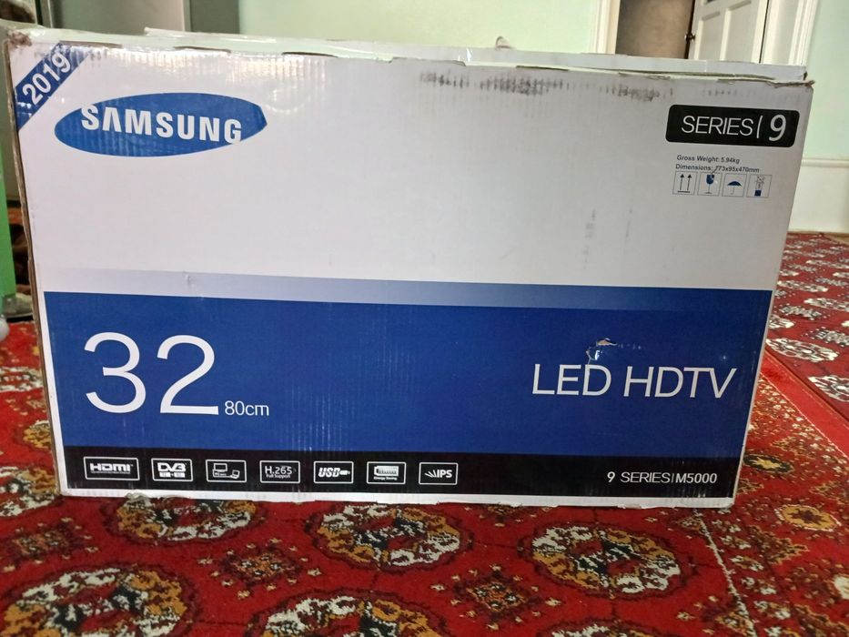 Karopkasi ochilgan lekin umuman ishlatilmagan televizor