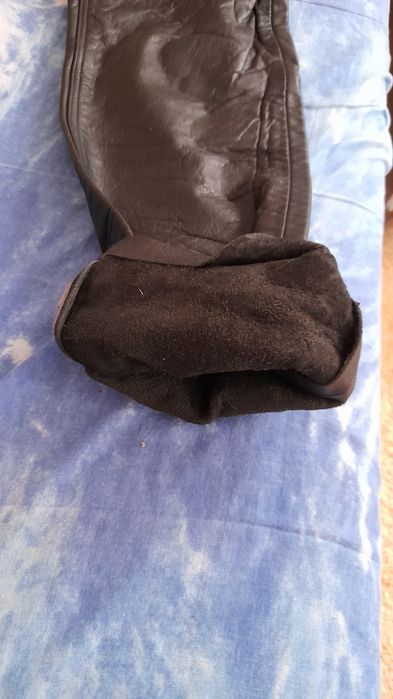 Vhnd pataloni de pele sunt mai mult noi