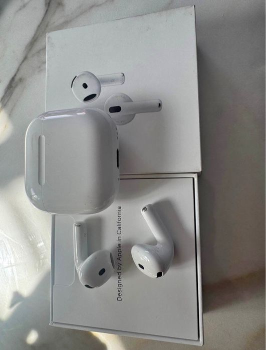 Продавам airpods 4 чисто нови