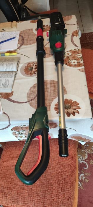 Kit Drujbă Telescopică + Acumulator + Încărcător Bosch